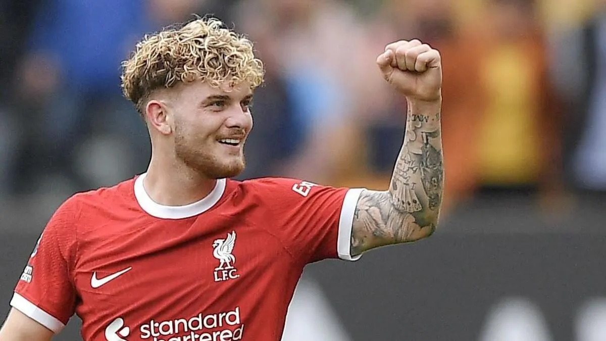 Harvey Elliott đá chính cho Liverpool trong màu áo số 67 tại Ngoại hạng Anh