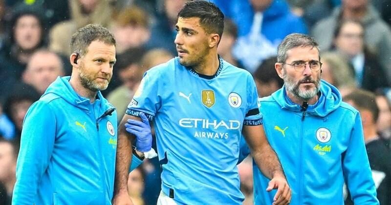 Mateo Kovačić chơi bóng tại Manchester City với vai trò tiền vệ trung tâm