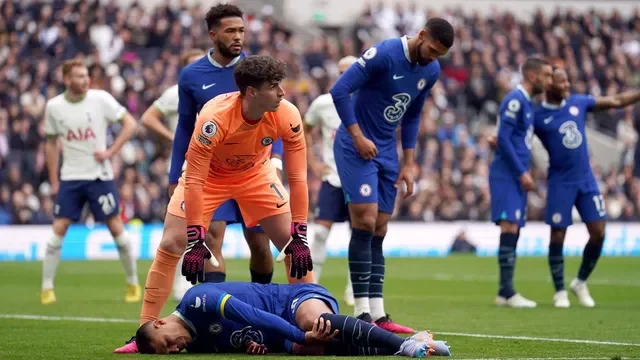 Thiago Silva thi đấu trong trận đấu khó khăn tại Premier League, giúp Chelsea kiên cường trước những đội bóng mạnh nhất